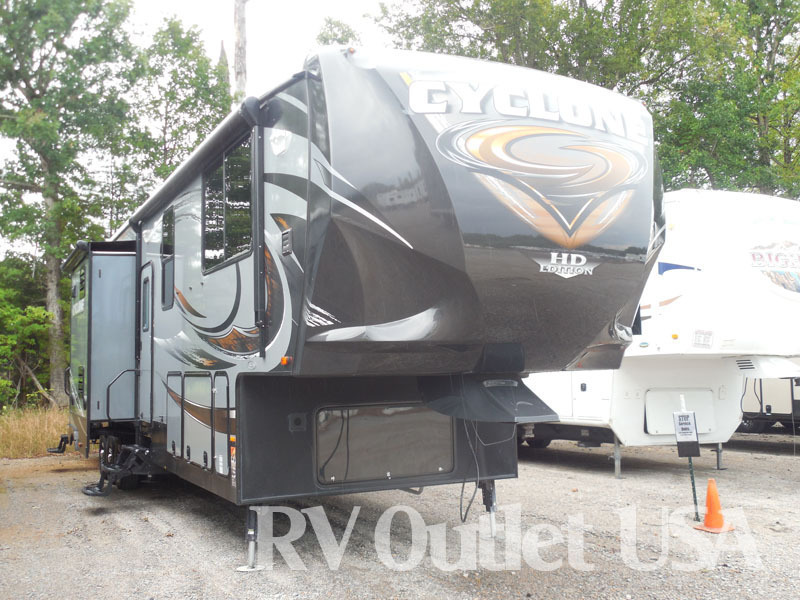 2015 Heartland Cyclone 4100HD