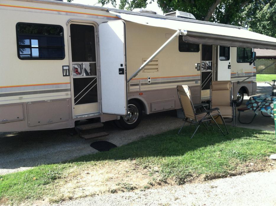 1992 Fleetwood Bounder 34S