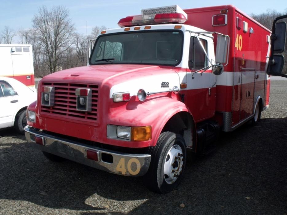 2000 International 4700  Ambulance