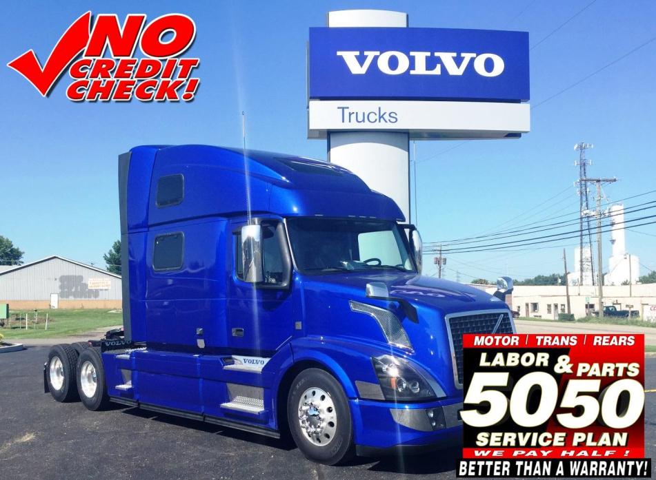 2013 Volvo 780  Conventional - Sleeper Truck