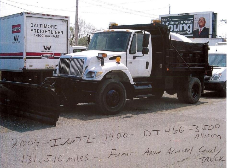 2004 International 7400  Plow Truck - Spreader Truck