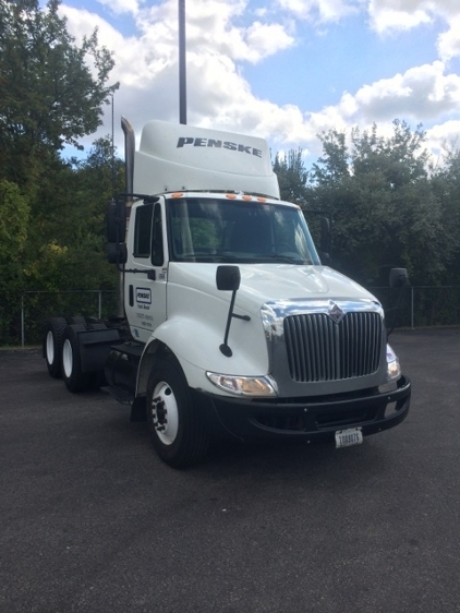 2009 International 8600  Conventional - Day Cab