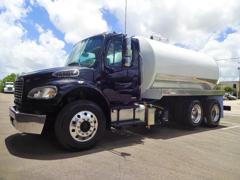 2011 Freightliner Business Class M2  Septic