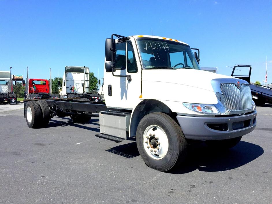 2016 International 4300  Cab Chassis