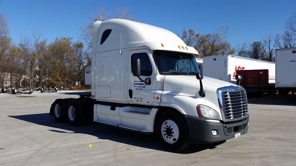 2011 Freightliner Cascadia 125  Conventional - Sleeper Truck