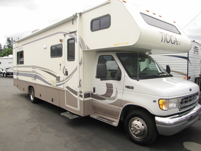 2000 Fleetwood Tioga SL 31W with Bunk Beds