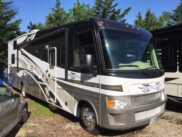 2008 Thor Motor Coach Outlaw 3611