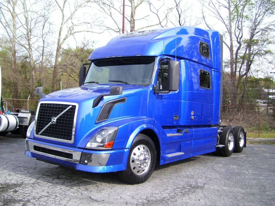 2012 Volvo Vnl64t780  Conventional - Sleeper Truck