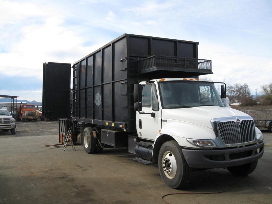 2009 International Durastar 4300  Dump Truck