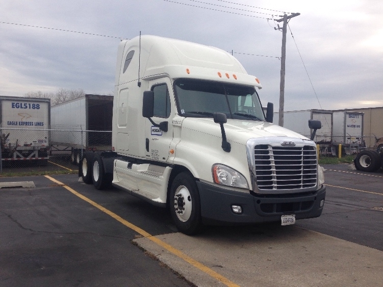 2011 Freightliner Cascadia  Conventional - Sleeper Truck