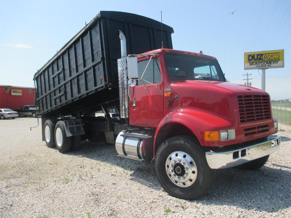 1992 International 8100  Farm Truck - Grain Truck