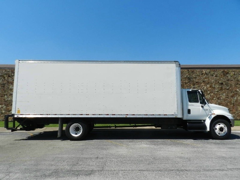 2006 International 4300 Delivery Box Truck
