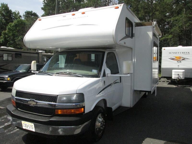 2007 Winnebago Access 29T Dinette Slide-out