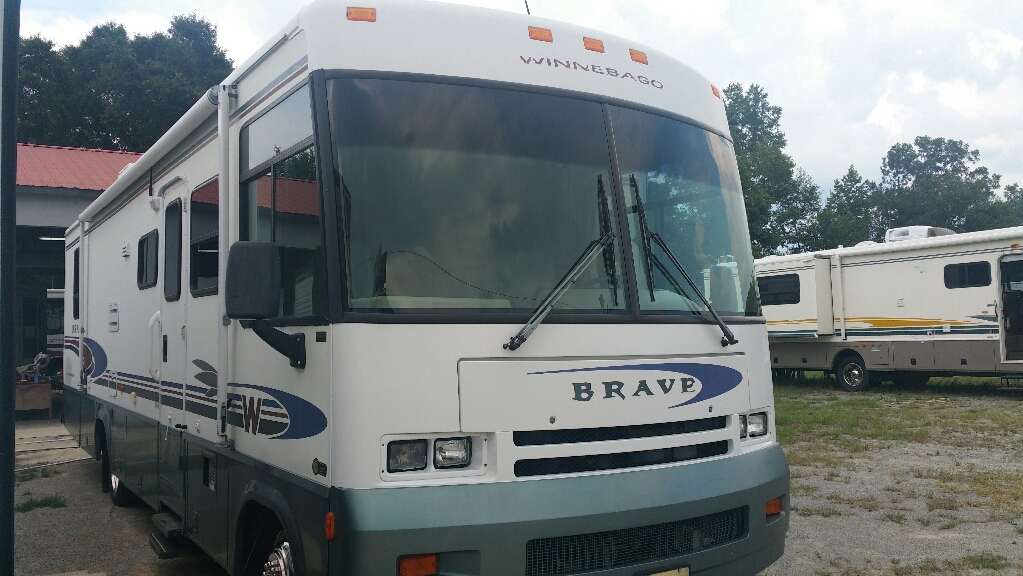 2001 Winnebago Brave 33V