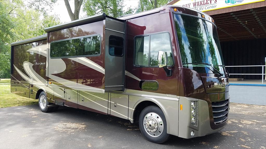 2017 Winnebago Sightseer 35G