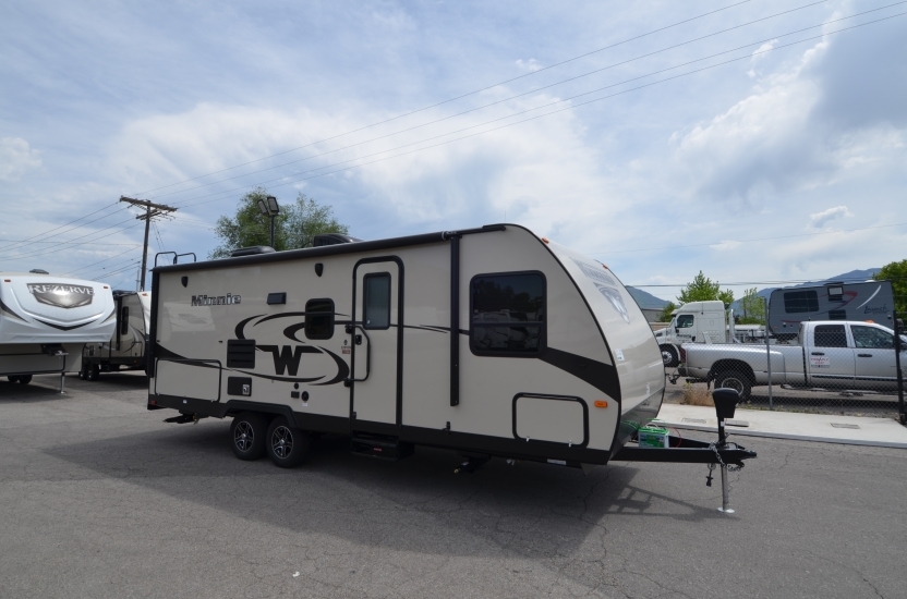 2017 Winnebago MINNIE 2201DS