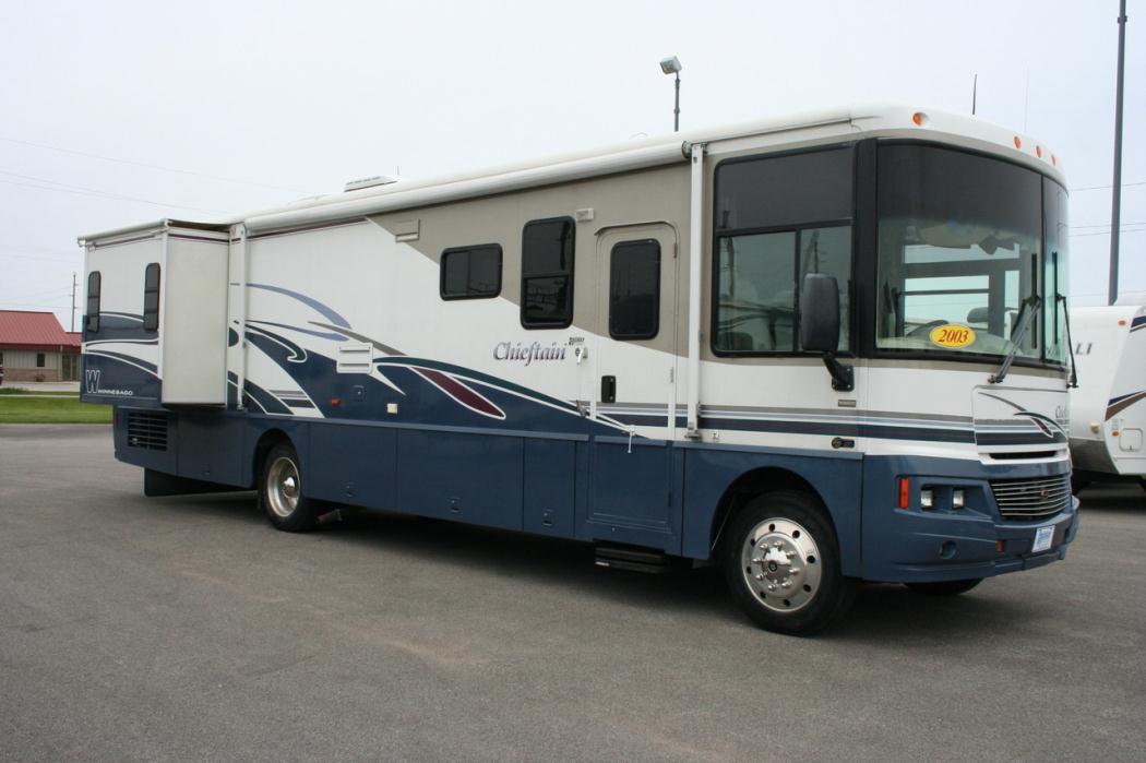 2003 Winnebago Cheiftain 36