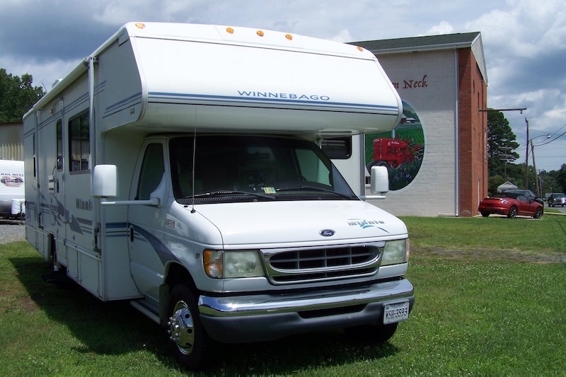 2003 Winnebago Minnie 29B