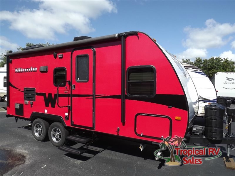 2015 Winnebago Industries Towables Minnie 2101 FBS