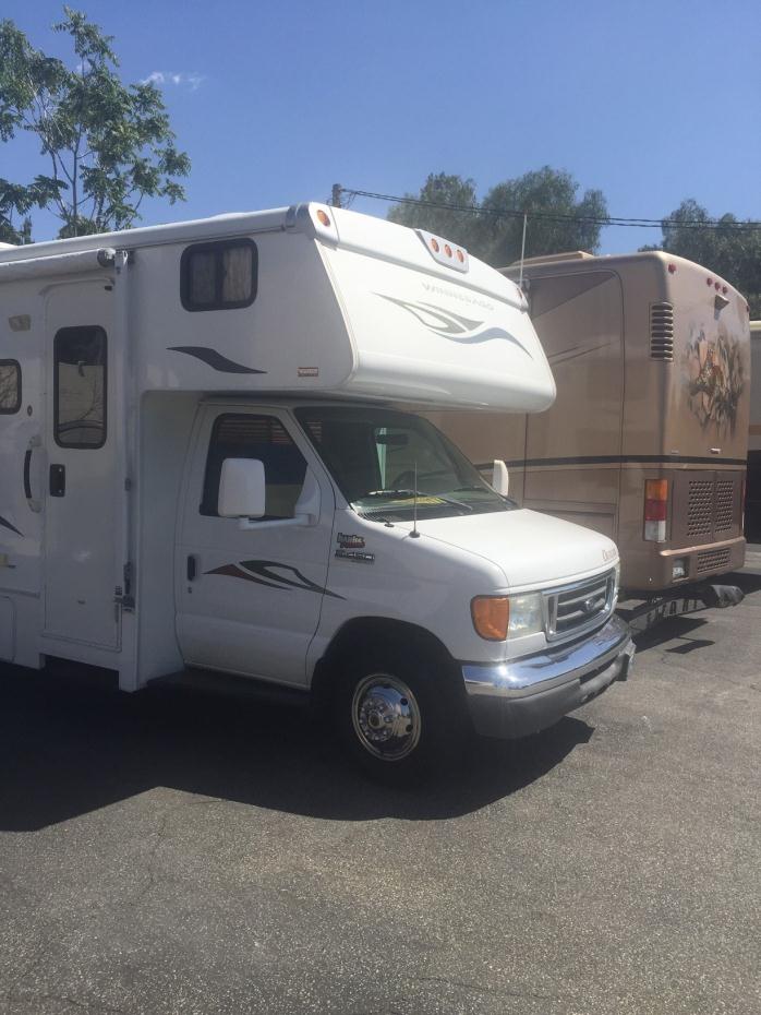 2007 Winnebago Outlook 31C