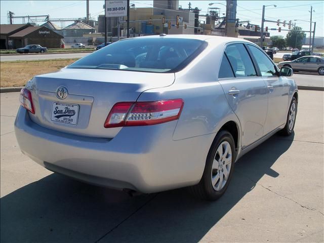 2011 toyota camry text