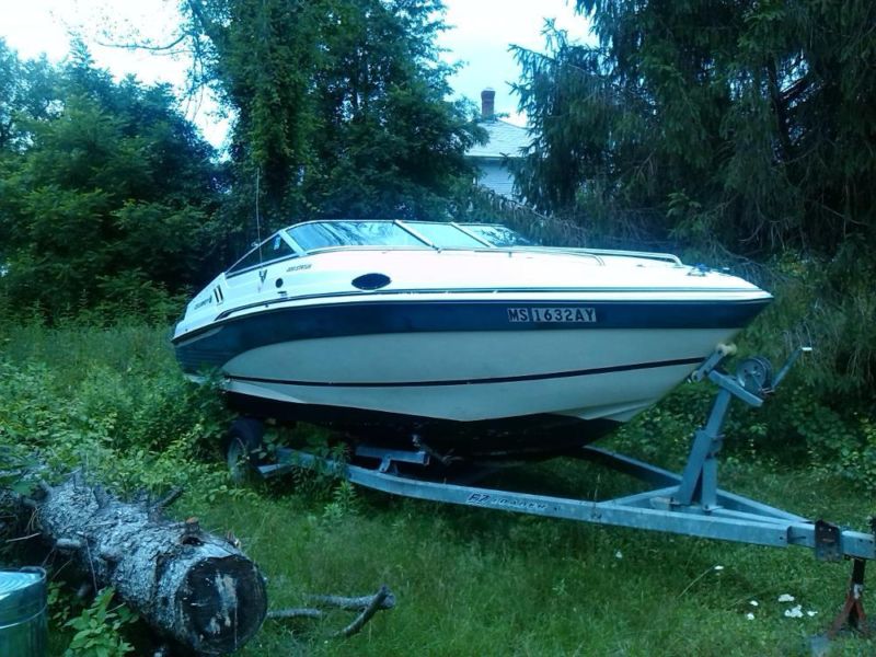 22' Celebrity Cuddy Cabin Cruiser with Trailer