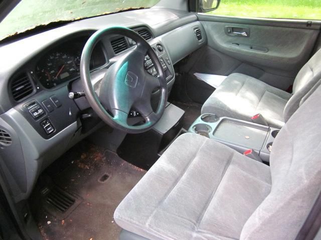 2001 Honda Odyssey EX Mini Passenger Van  3.5L running but needs work