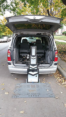 Chevrolet : Venture LT Mini Passenger Van 4-Door 2004 chevrolet venture lt minivan with power lift and handicap mobility scooter