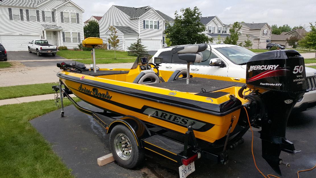 2005 Aries Bass Boat