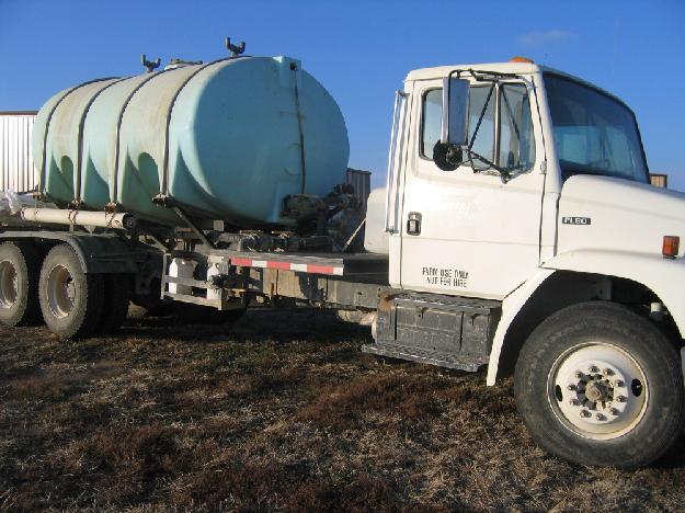 2000 freightliner fl80