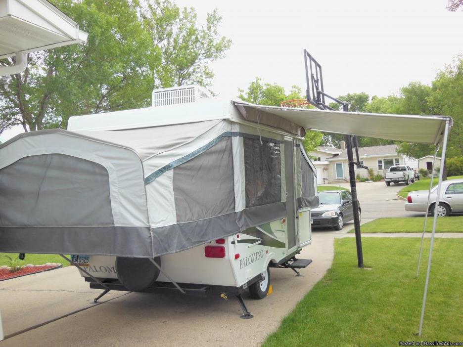 2013 Palomino 4101 Pop Up Camper - 1768 lbs dry weight