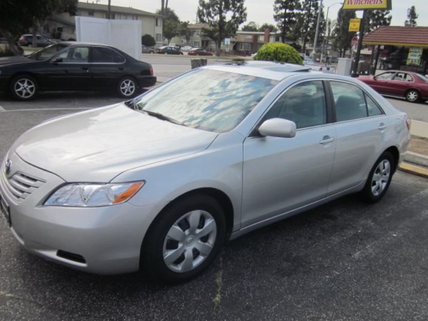 2009 Toyota Camry LE 28K.