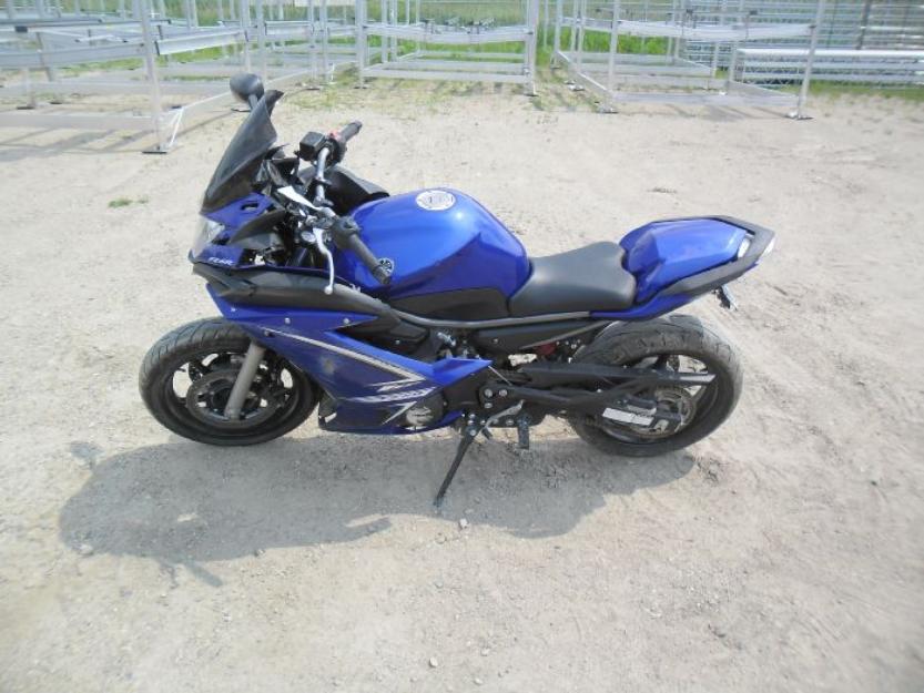 2009 Yamaha FZ6R Motorcycle
