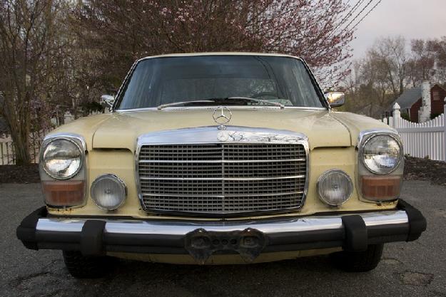 1975 Mercedes Benz 280 for: $2500