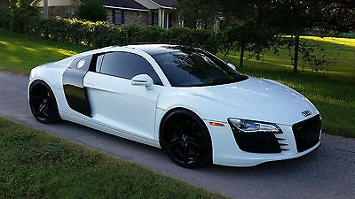 Audi : R8 coupe Awesome 2008 Ibis white Audi R8 V8 R-tronic coupe - custom exhaust trimmed black