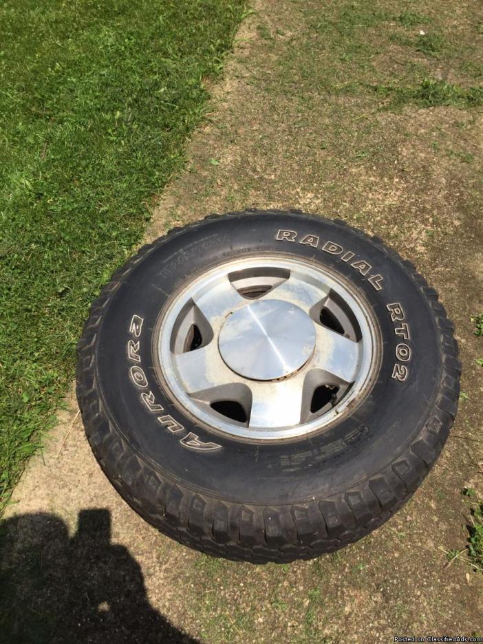 Truck rims and tires, 0