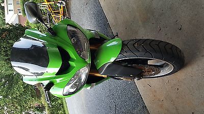 Kawasaki : Ninja 2005 kawasaki zx 10 r 9400 miles runs strong new tires and battery