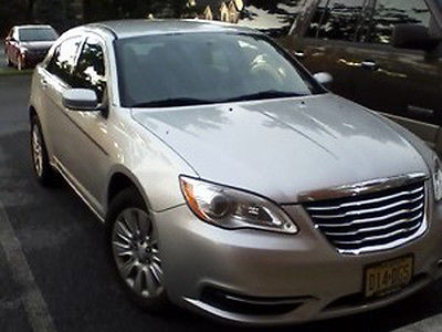 Chrysler : Other LX Sedan 4-Door 2012 chrysler 200 lx sedan 4 door 2.4 l