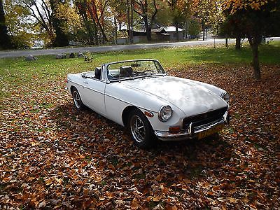 MG : MGB chrome bumper, split rear bumper Classic MGB Convertible, chrome bumper, split rear bumper, 1.8 L, 1798cc, 4 spd