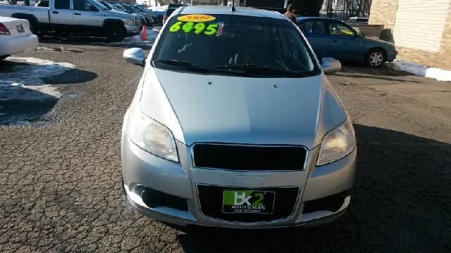 09 Chevy Aveo! Gas saver! Hatchback automatic!