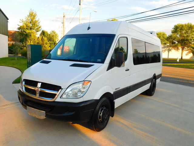 Dodge : Sprinter 15 PAS LIMO JUST SERVICED ! 15 PASSENGER LIMO ! ALMOST NEW TIRES !SERVICED !READY TO WORK!07
