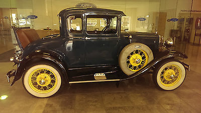Ford : Model A Horseless Carriage with rumble seat 1931 horseless carriage passenger vehicle