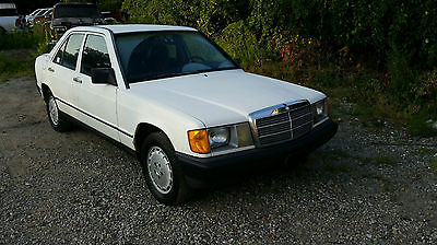 Mercedes-Benz : 190-Series 190e 1984 mercedes benz excellent condition white with blue interior 4 cyl