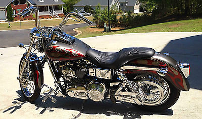 Harley-Davidson : Dyna 2002 custom wide glide