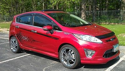 Ford : Fiesta 2011 ford fiesta for sale excellent shape only 11 000 miles red custom sport
