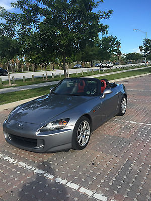 Honda : S2000 Base Convertible 2-Door Silverstone with red and black interior, 117k miles