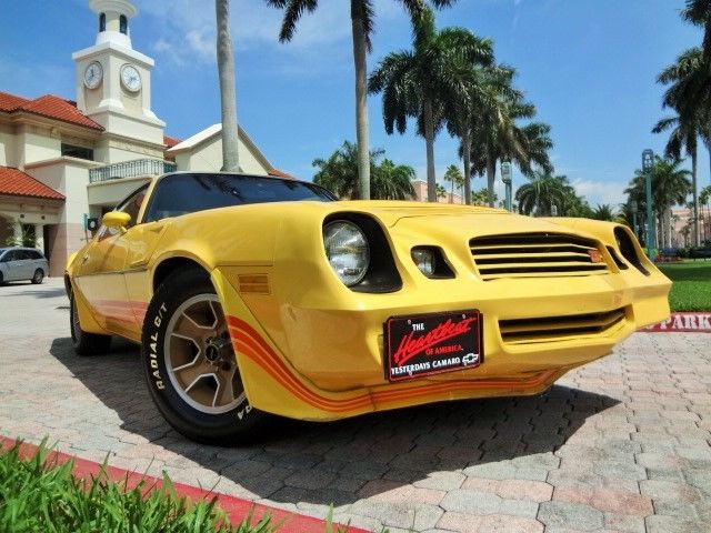 Chevrolet : Camaro 2dr Cpe Z28 1981 chevy camaro z 28 5.7 l 350 automatic a c factory upgraded interior clean car