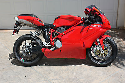 Ducati : Superbike Ducati Superbike 749 Red