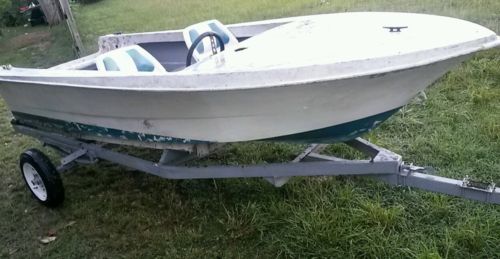 14ft  1978 crestliner fishing boat