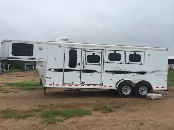 3 Horse trailer Sundowner living quarters custom weekender plus